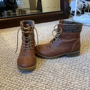 IN GREAT CONDITION Brown lace up booties